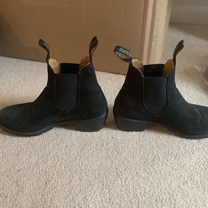 Women’s Blundstone heeled boots - Black Nubuck, size 7.5